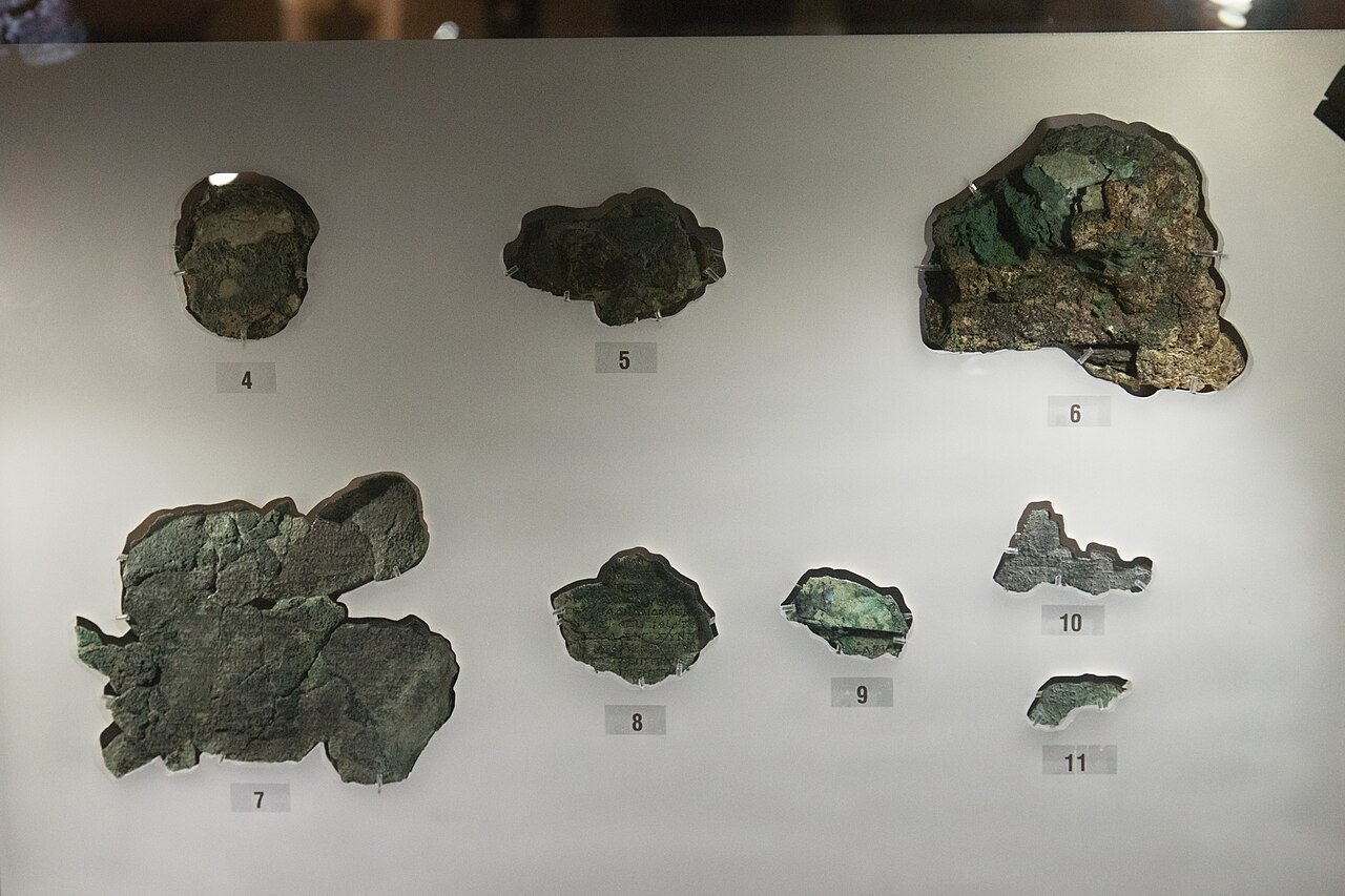Surviving bronze fragments of the Antikythera mechanism